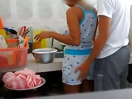 Tuhma pornovideot com tyttö ei tee läksyjään