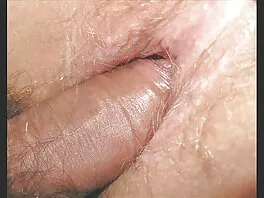 Kuumat milfit saavat höyryävän uima -altaan live pornoa äärellä
