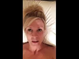 Tatuoitu ilmaiset lesbo videot blondi tykkää imeä kovaa kukkoa