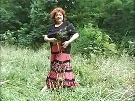 Upea milf mummo seksi videot syvä kurkku massiivinen luu